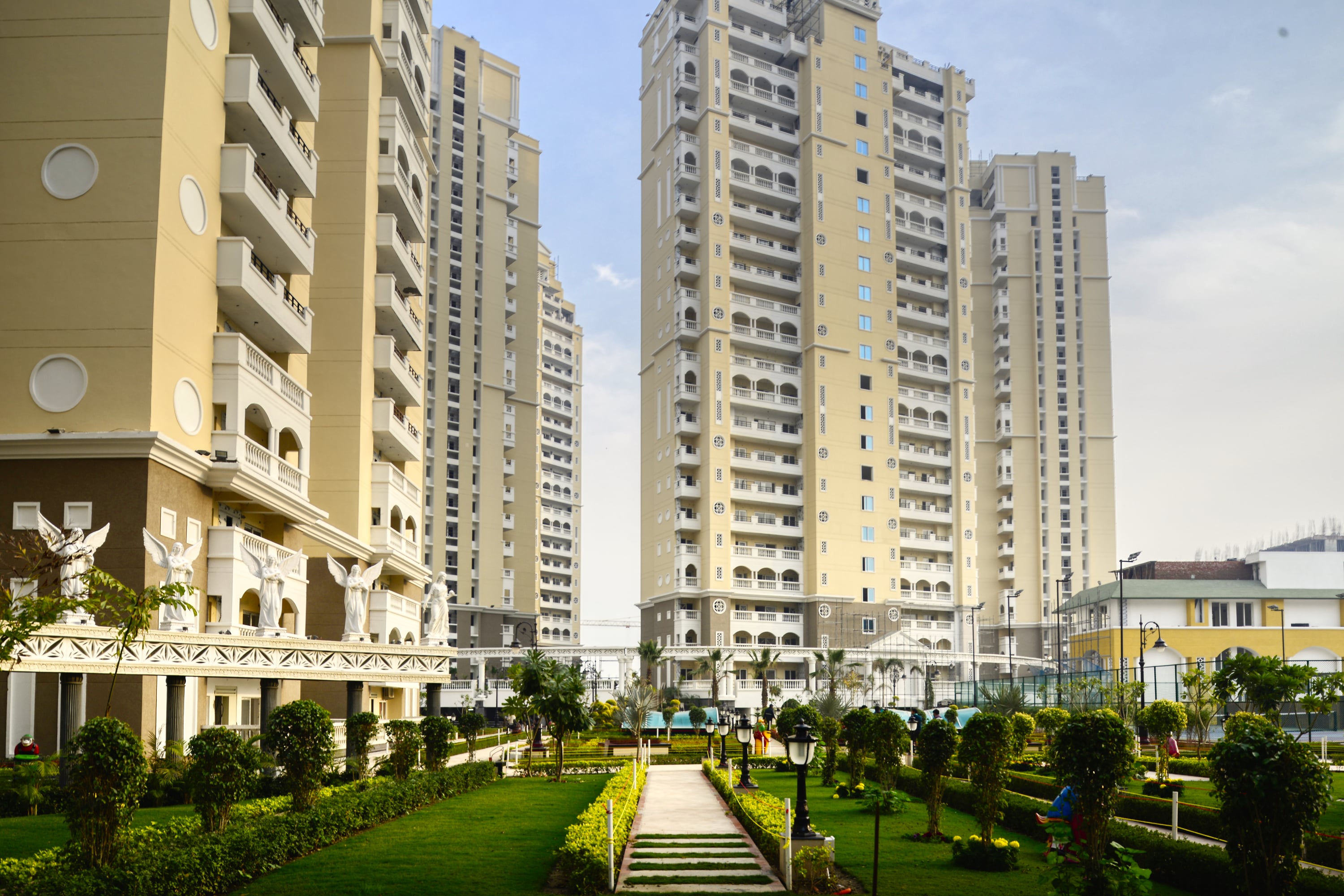 Why is the popularity of luxury residences on the rise?